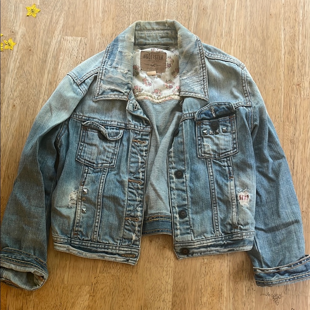 Hollister Cropped Denim Jacket